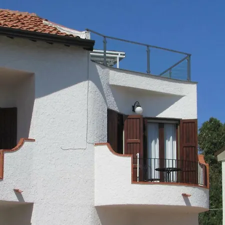 Giardino Sul Mare Джардини-Наксос